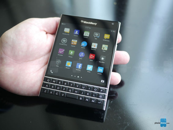 BlackBerry-Passport_1