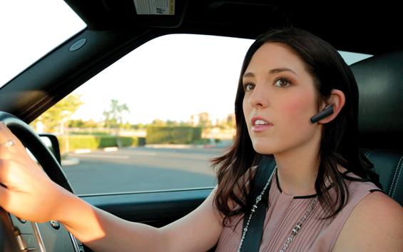 Mobile_Pro_Voyager_Legend_woman_driving_car_08OCT13