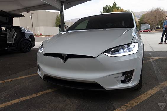 Tesla_Model_X_1