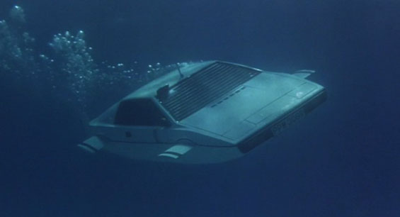 Bond_Underwater